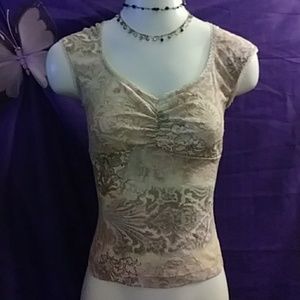 Lightweight Sleeveless Shirt